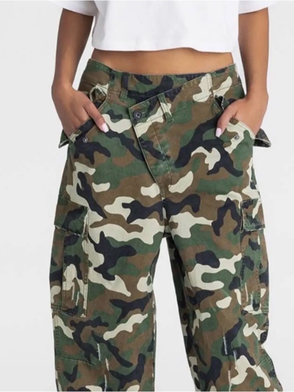 Women's Wide Leg Camouflage Cargo Pants - Green Camo. 1442